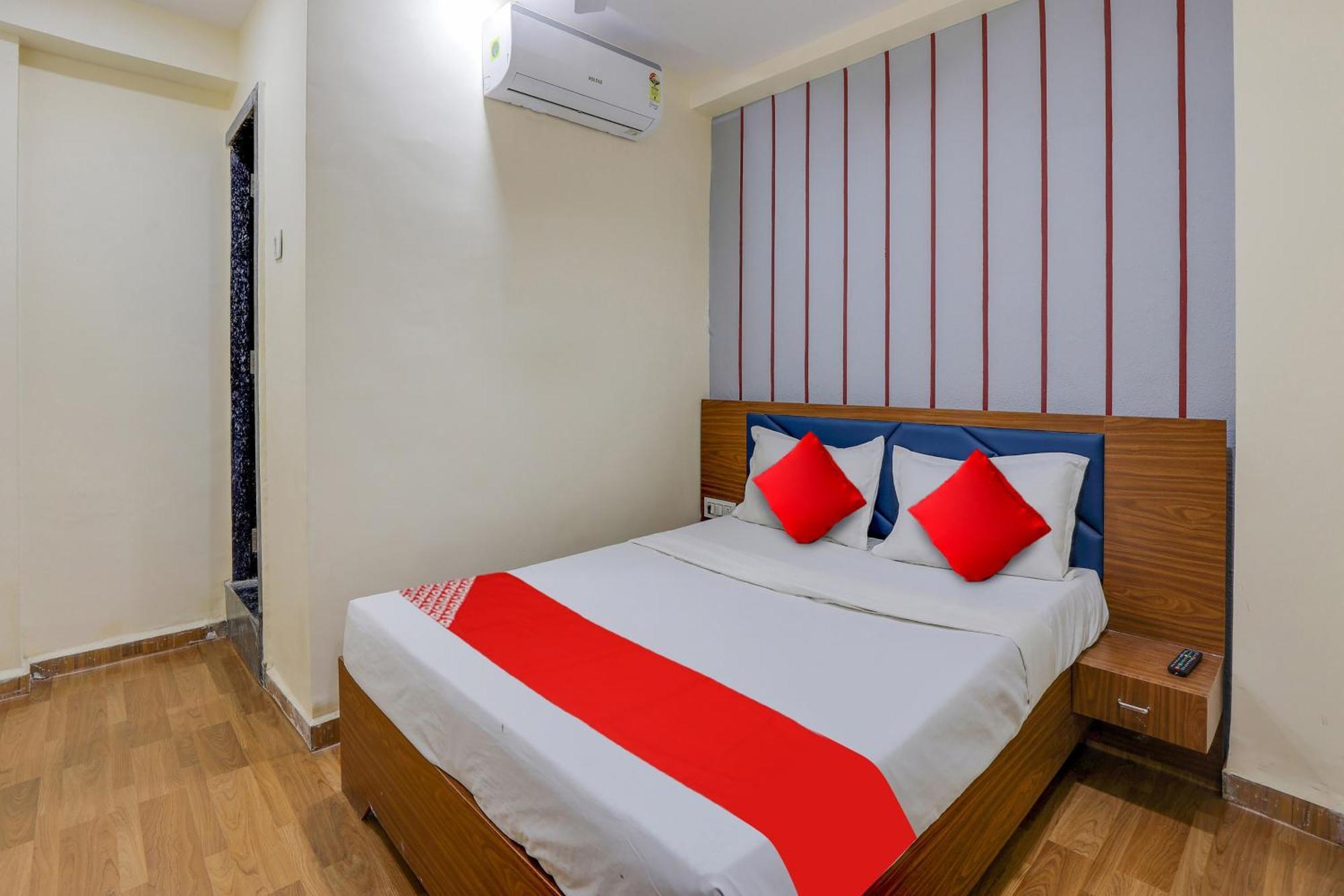 Hotel O Lotus Surat Exterior photo