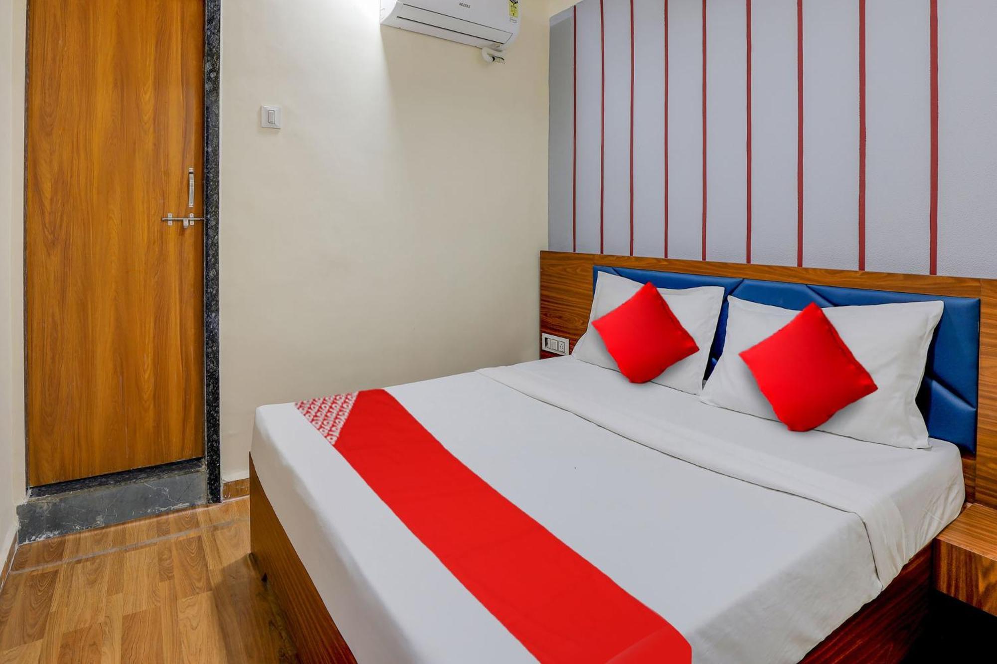Hotel O Lotus Surat Exterior photo